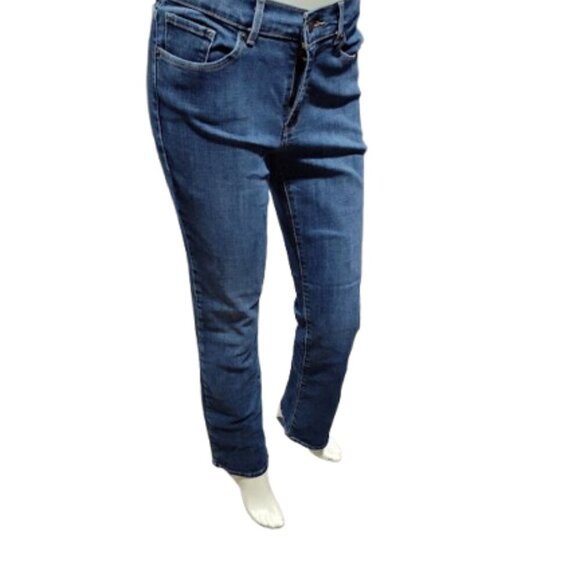 Classic Bootcut Levi Women's Jeans  Medium Wash- Mid Rise Size 4 PC9-39252-0002 - Picture 2 of 11